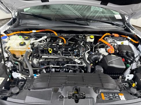 Used 2023 Ford Escape SE w/ PHEV Premium Package FWD image 3