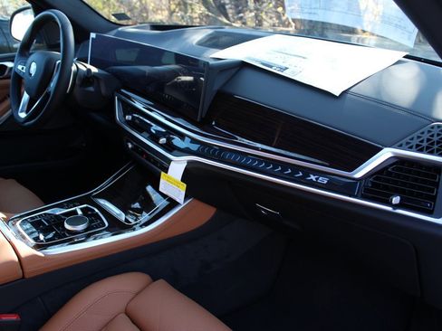 New 2026 BMW X5 xDrive50e w/ Climate Comfort Package image 48