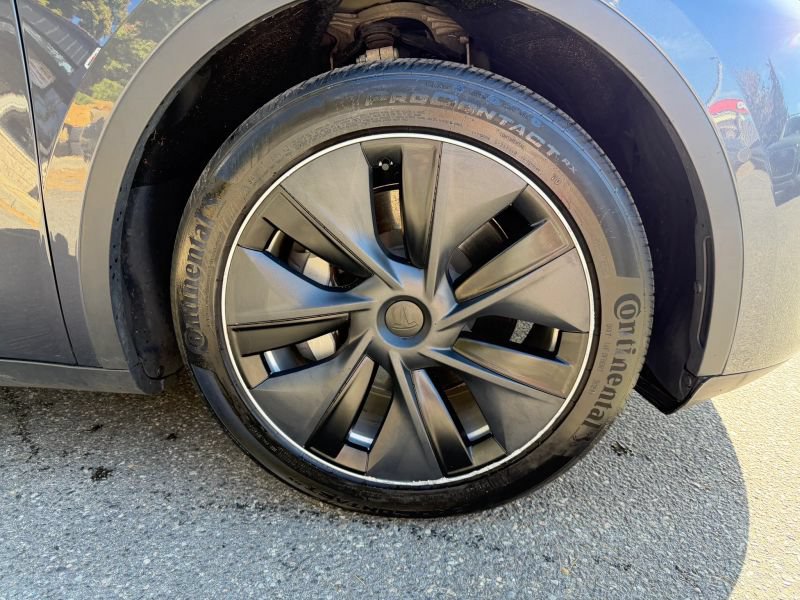Used 2022 Tesla Model Y Long Range AWD/4WD image 34