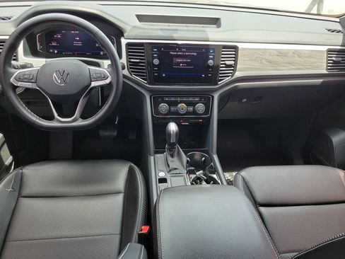 Used 2023 Volkswagen Atlas Cross Sport SE w/ Panoramic Sunroof Package FWD image 8