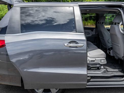 Used 2023 Honda Odyssey EX image 17