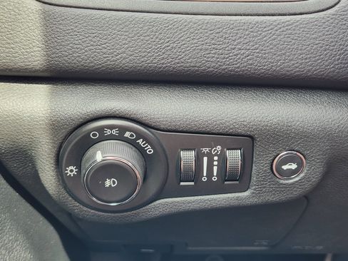 Used 2016 Chrysler 200 C w/ Premium Group image 25