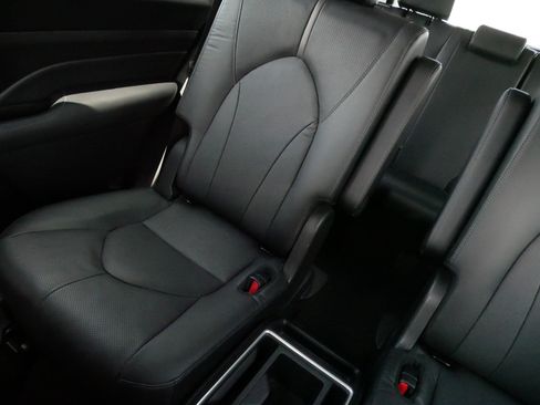 Certified 2024 Toyota Grand Highlander AWD image 12