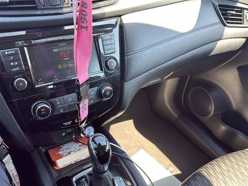 Used 2019 Nissan Rogue S FWD image 6