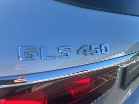 Used 2025 Mercedes-Benz GLS 450 4MATIC image 13