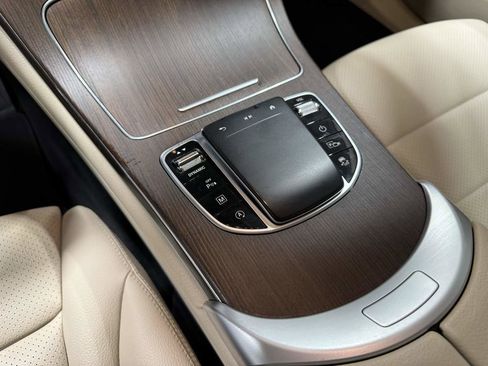 Used 2022 Mercedes-Benz GLC 300 4MATIC w/ Premium Package Lite image 12