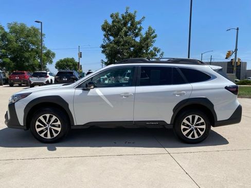 Certified 2025 Subaru Outback Premium AWD/4WD image 2