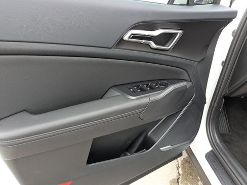 New 2026 Kia Sportage EX FWD image 18