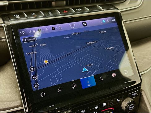 Used 2024 Jeep Grand Cherokee L Limited w/ Luxury Tech Group II image 22