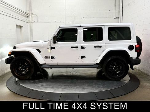 Used 2019 Jeep Wrangler Unlimited Sahara w/ Uconnect 4C Nav & Sound Group AWD/4WD image 6