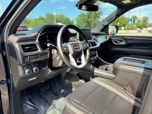 Used 2024 GMC Yukon SLT w/ SLT Luxury Package AWD/4WD image 15