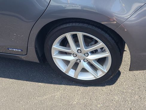 Used 2017 Lexus CT 200h w/ Seat Comfort Package FWD image 8