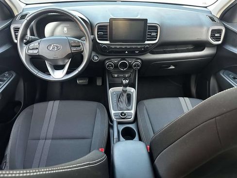 Used 2025 Hyundai Venue SEL FWD image 22