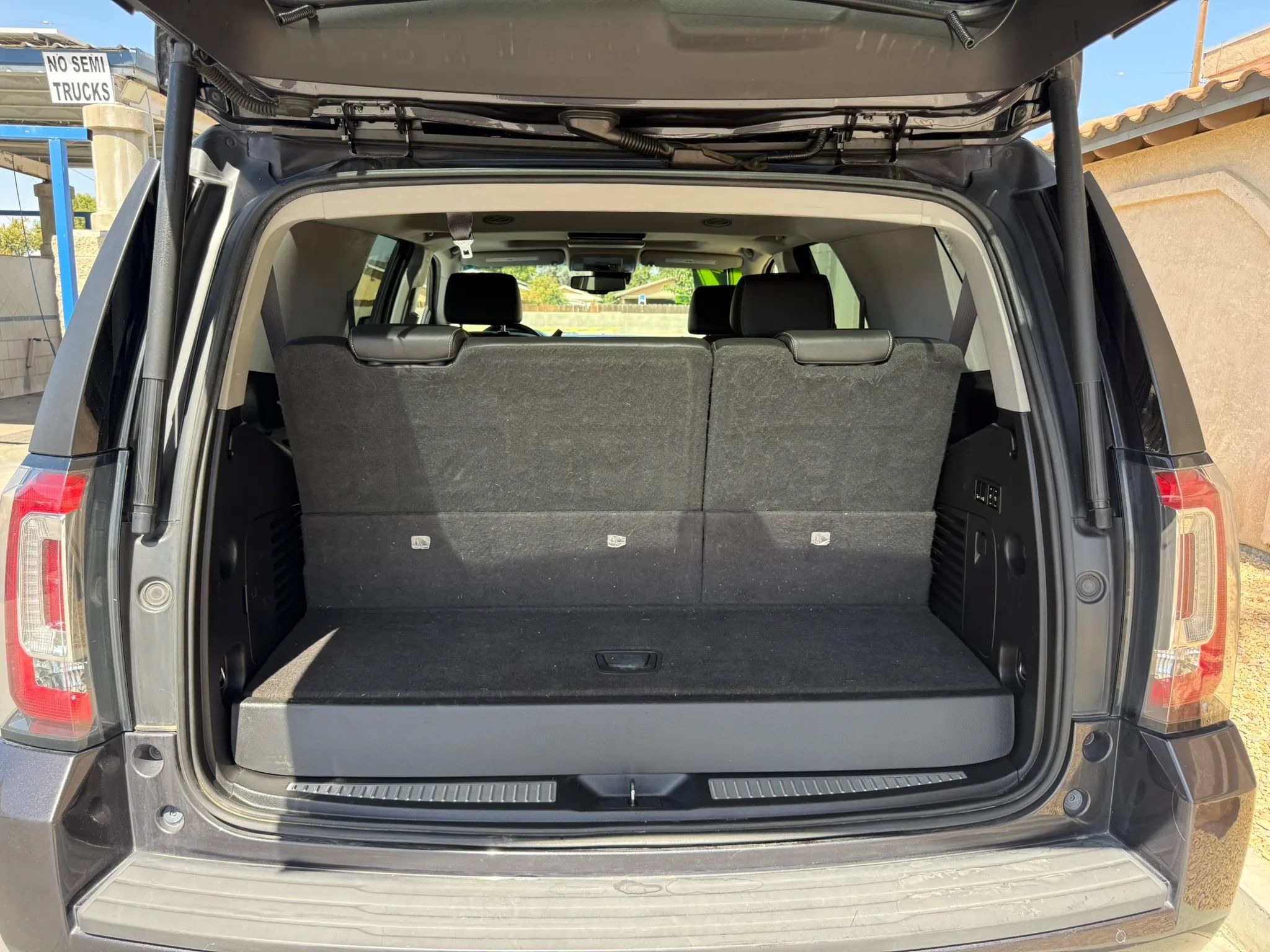 Used 2017 GMC Yukon SLT w/ Open Road Package RWD image 10