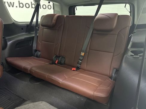 Used 2019 Chevrolet Suburban Premier w/ Premier Plus Edition image 31
