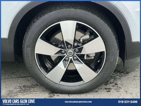 Used 2021 Volvo XC40 T5 Momentum w/ Premium Package AWD/4WD image 7