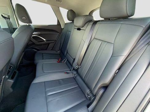 Used 2025 Audi Q5 Premium w/ Convenience Package AWD/4WD image 20