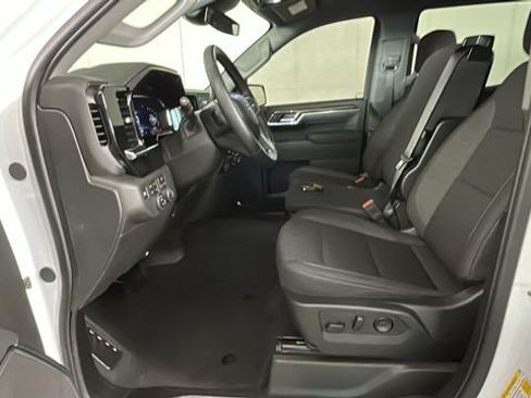 Used 2025 Chevrolet Silverado 1500 LT Trail Boss AWD/4WD image 11