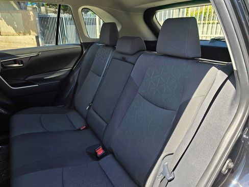 Used 2024 Toyota RAV4 XLE FWD image 17