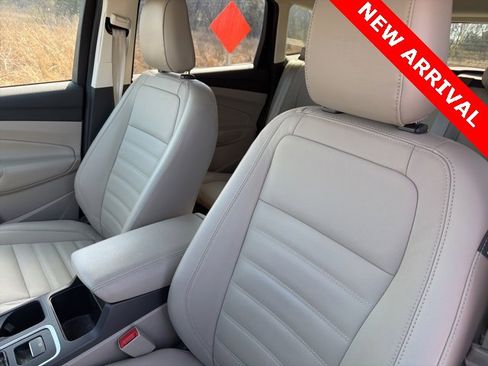 Used 2018 Ford Escape SEL image 11