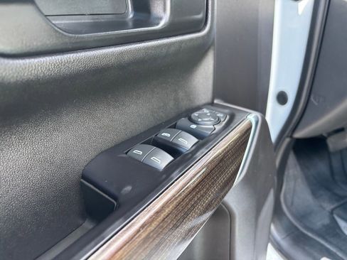 Used 2020 Chevrolet Silverado 1500 LT w/ Texas Edition image 22