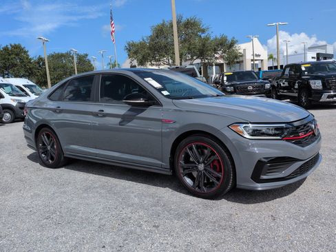 Used 2019 Volkswagen Jetta GLI FWD image 2