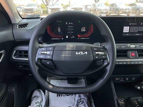 Used 2025 Kia K4 FWD image 26