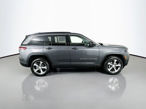 New 2026 Jeep Grand Cherokee Limited w/ Luxury Tech Group II AWD/4WD image 8