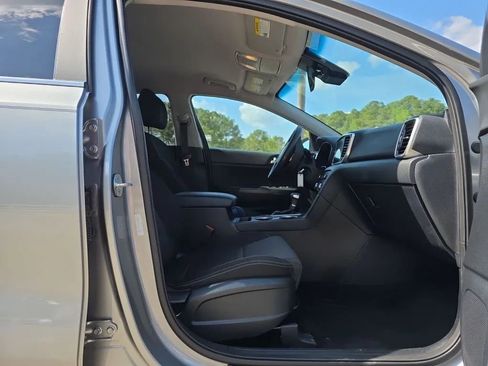 Used 2022 Kia Sportage LX image 40