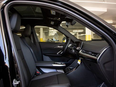 Certified 2025 BMW X1 xDrive28i w/ Convenience Package image 29