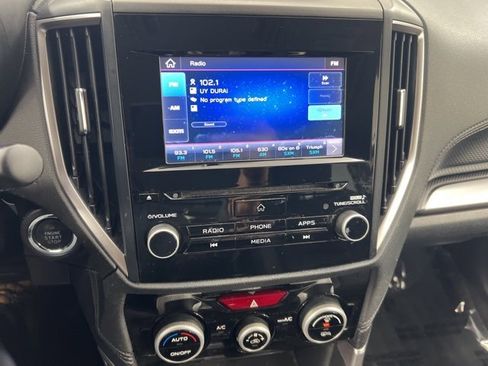 Used 2021 Subaru Forester Premium image 17