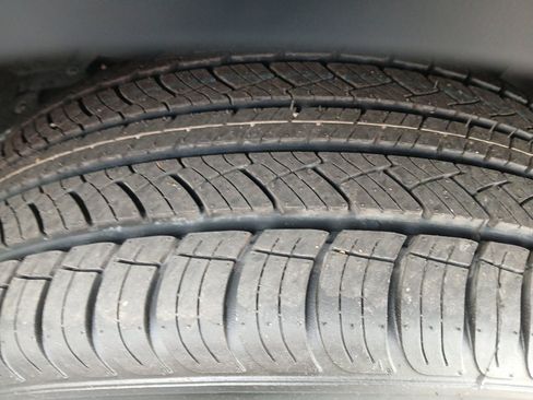 Certified 2023 Jeep Grand Cherokee Laredo X image 22