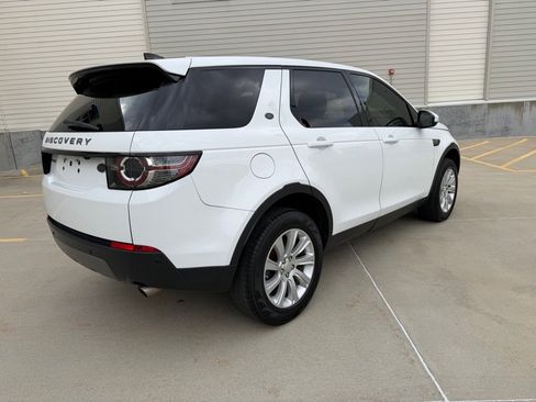 Used 2019 Land Rover Discovery Sport SE image 7