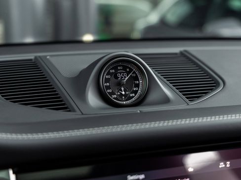 New 2026 Porsche Macan Turbo image 33