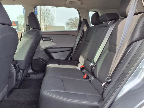 Used 2023 Nissan Rogue S image 7