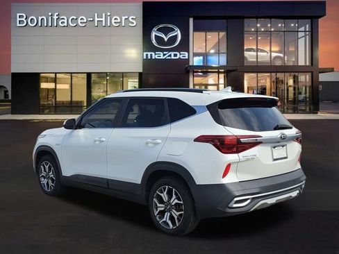 Used 2021 Kia Seltos EX AWD/4WD image 3