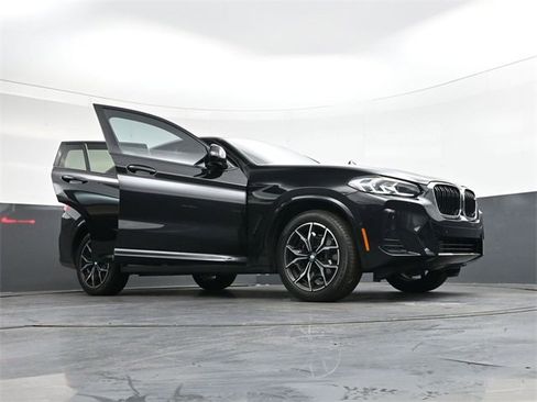 Used 2024 BMW X4 M40i w/ Premium Package image 36
