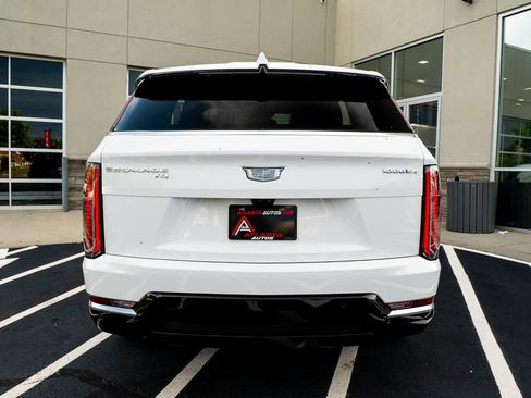 Used 2025 Cadillac Escalade IQ Luxury 2 w/ LPO, Premium Carpet Package AWD/4WD image 21
