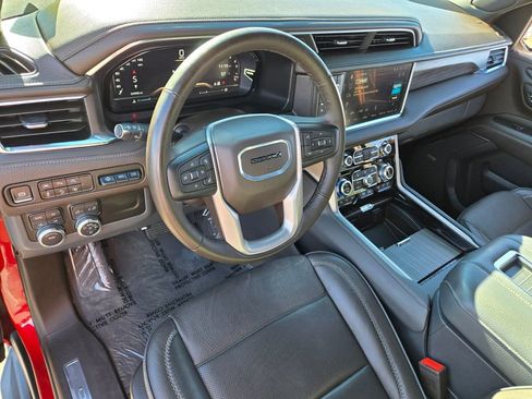 Used 2024 GMC Yukon Denali image 11