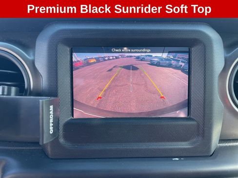 Used 2021 Jeep Wrangler Sport image 31