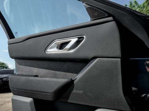 New 2026 Land Rover Range Rover Velar Dynamic SE image 11