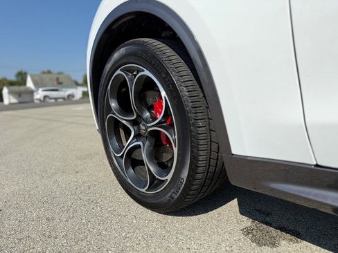 Used 2024 Alfa Romeo Stelvio Ti image 21