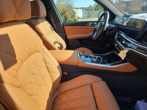 New 2026 BMW X5 xDrive40i w/ Climate Comfort Package image 10