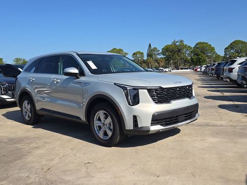 New 2026 Kia Sorento LX FWD image 2