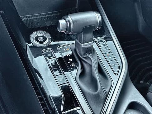 Used 2023 Kia Niro SX image 35