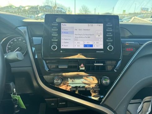 Used 2021 Toyota Camry SE image 23