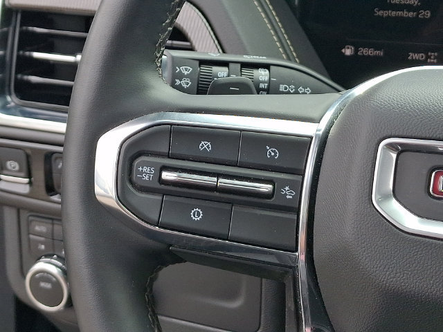 Used 2025 GMC Yukon XL Elevation AWD/4WD image 7