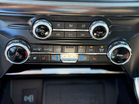 Used 2022 Ford F150 Platinum AWD/4WD image 31