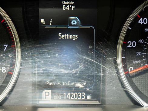 Used 2016 Toyota Camry SE image 15