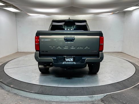 Used 2025 Toyota Tacoma TRD Off-Road w/ TRD Off Road Premium Package image 5